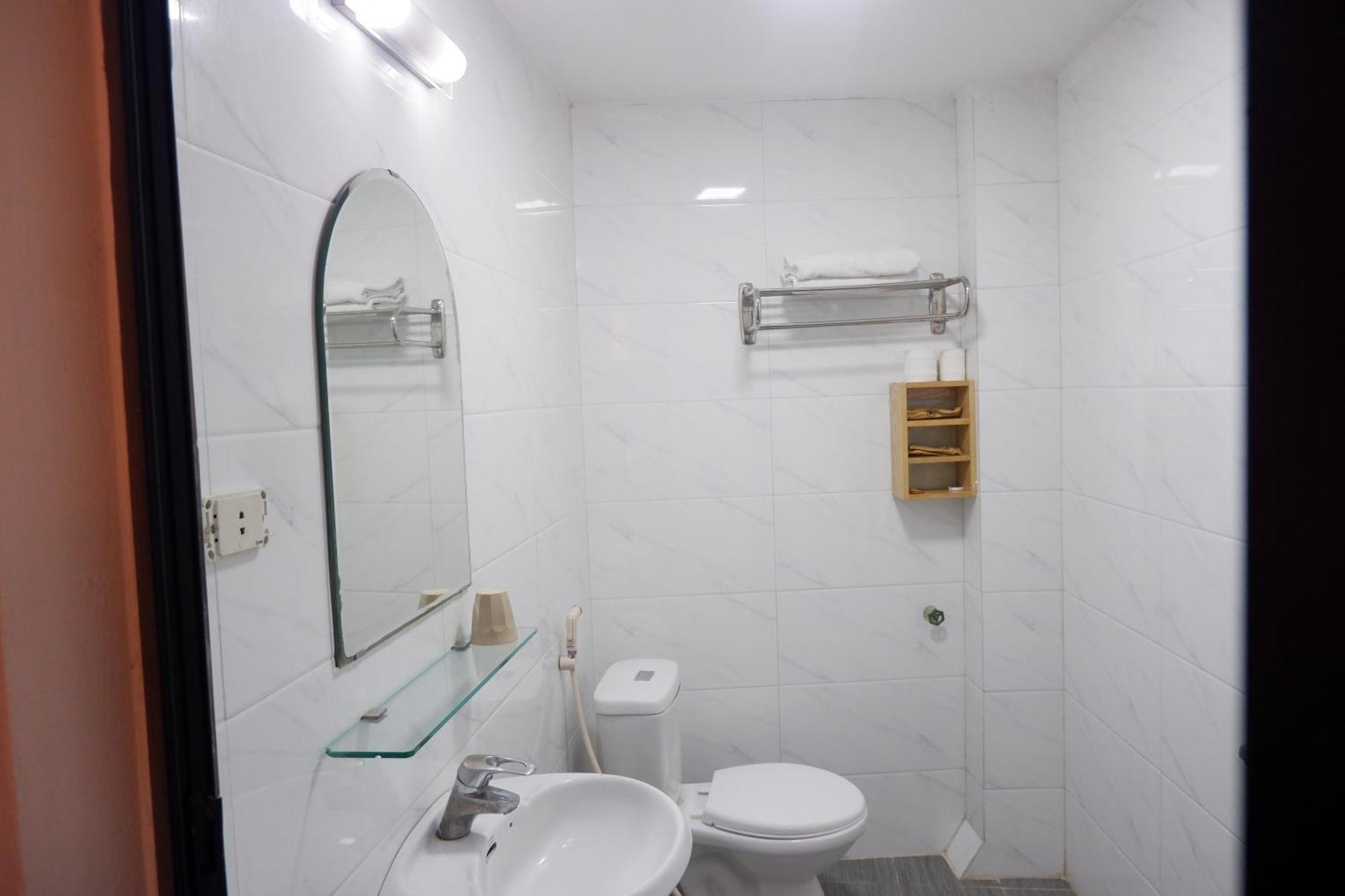 Group Nest Hotel Hanoi Bagian luar foto
